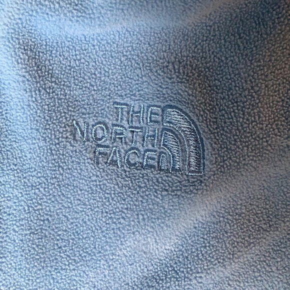 The North Face Fleece Pullover - Picture 2 of 3